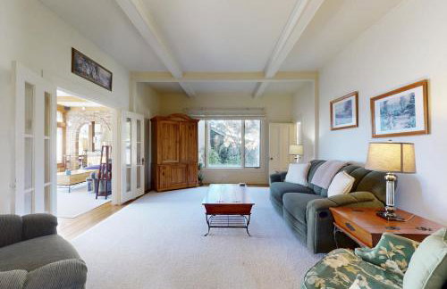 Large Oceanfront Bluff Home - Hot Tub Kids Room - Foto 5