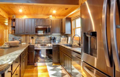 Hot Tub and Fire Pit Fall Family Retreat in Murphy! - Foto 11