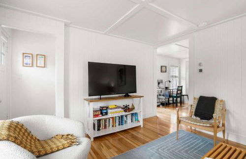 Stylish Walk to Town and Beach - Foto 7