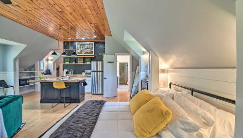 Stylish Studio with Fireplace about 3 Mi From Dtwn! - Foto 4