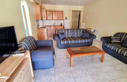 Angela s Apartment With Beautiful Balcony View - Photo 9