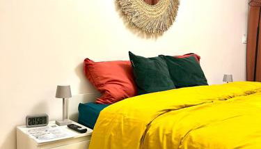 PARIS-MONTROUGE Magnifique appartement- très cosy pour 1 - 6 personnes refait à NEUF -ENTIRE APARTMENT LUXURIOUS AND WARM -Montrouge Paris 14ème - Proche Aéroport Orly Parc Expositions Porte de Versailles FREE WIFI GRATUIT - Foto 2