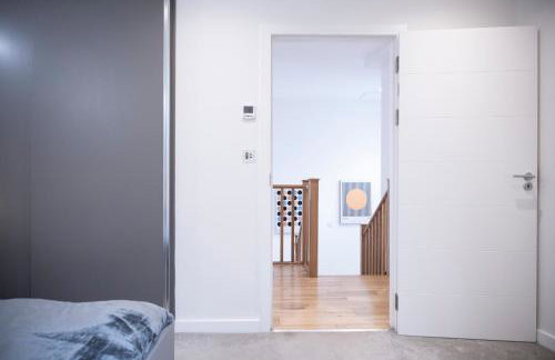 Newly Furnished Apt w/ Patios - Hampstead Heath - Foto 9