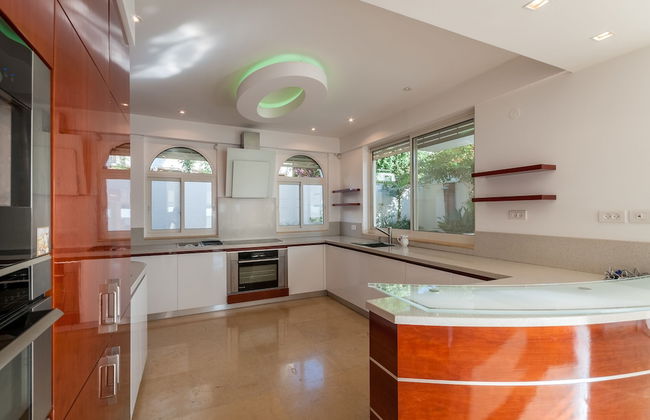 Luxurious Villa with great location - Foto 13