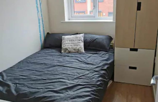 Entire 3 Bedroom House Manchester Free Parking - Foto 5