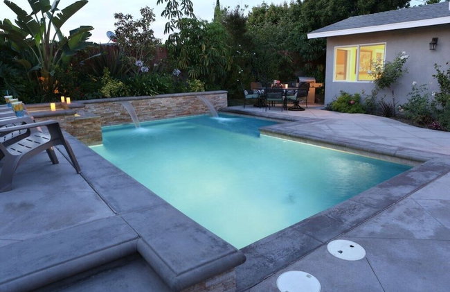 Classy 4 Bedroom 3 Bath Pool Home 3/4 Mile Walk To Disney - Foto 42