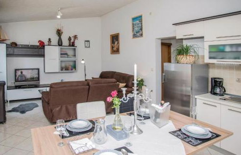 Nice Home In Kresevo Brdo With Kitchen - Foto 13