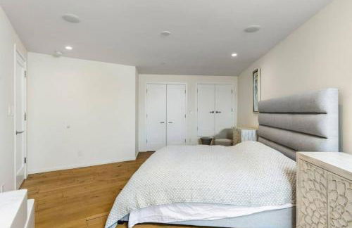 Spacious 4BR Retreat with Private Pool, Pool Table and Fast Wi-Fi Sleeps 9 Quiet Clinton Location - Foto 21