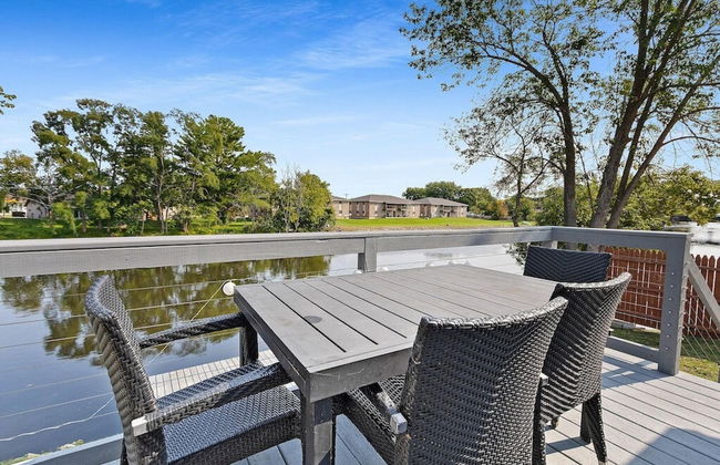 Lazy River Villa - Hottub Fenced Yard Sleeps 11 - Foto 28