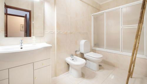 Cozy Traveller Apartment & Garage - Foto 2, towels, Shower