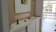 Apartamento com piscina, apenas 200 metros do mar - Foto 2