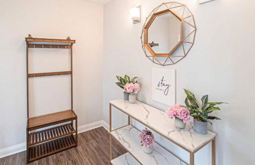 Glamorous Renovated Modern Home - Foto 14