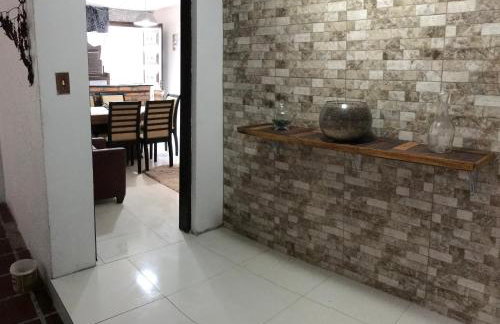 Apê completo com suíte, sacada e garagem fechada - Foto 8