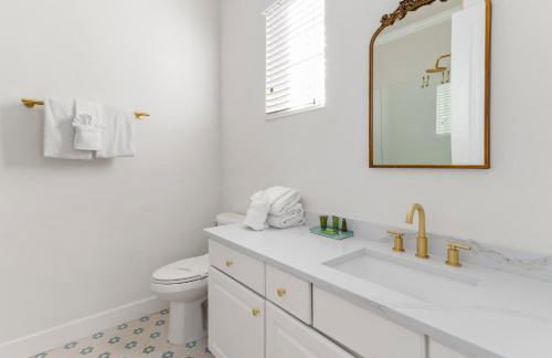 Experience Luxury Private Heated Pool Game Room - Foto 44