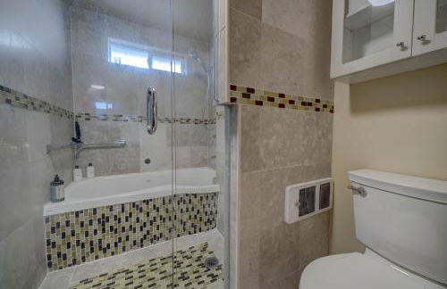 2nd story 1 bed apt #3 with kitchenette and a sweeping view of Birch Bay - Foto 18