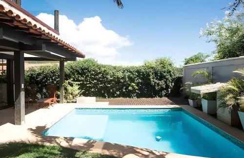Maravillosa Casa con Piscina en Cond. - Foto 3