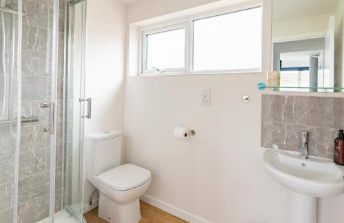 Comfortable 4-Bedroom Heaven in Thetford - Foto 26