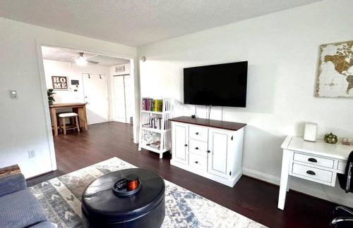 NEW - Mins to Hospitals - Manchester - Derry - Nashua - Concord - Queen Bed - Foto 16