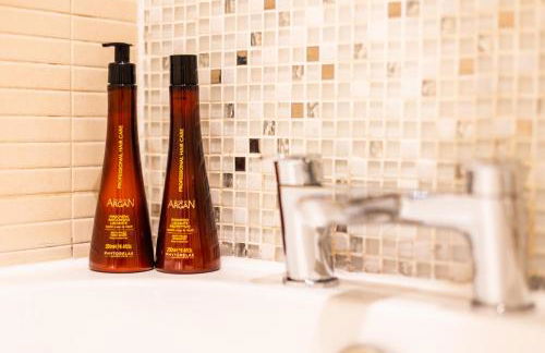 2-Bed Apartment in Redland, Bristol - Work-Ready - Foto 37