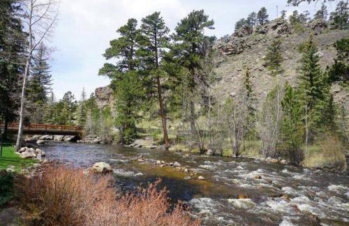 Riverfront Mountain Cottage Retreat - Foto 4