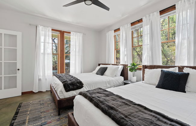 Urban Cowboy Villas - Heart of 704 - Foto 5