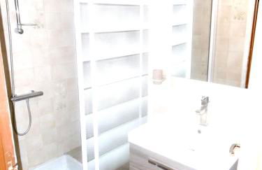 Maison pittoresque à Mostuéjouls avec vue sur la montagne - Photo 7