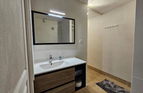 Cozy & Charming T3 close to Paris-Free Parking & Garden - Foto 11