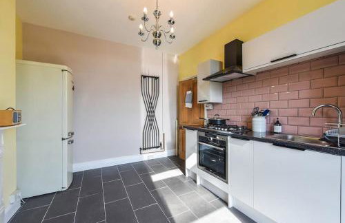Traditional 3-Bed Property in Pontcanna with Parking - Foto 31