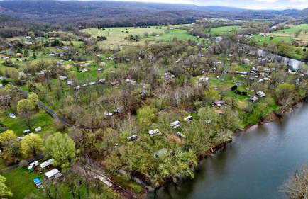 Serene Riverfront Cabin Haven near South Branch Potomac River in West Virginia - Foto 43