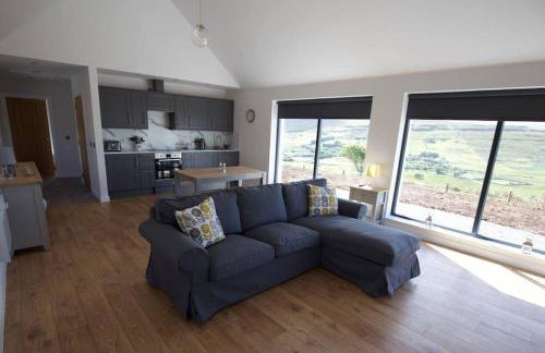 The Byre, Glasphein-Panoramic sea and glen views - Foto 4