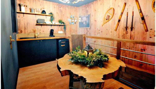 Le Chalet romantique, SPA XXL, 5 min centre ville, Écran cinéma, Lit king size, cascade d'eau - Foto 3