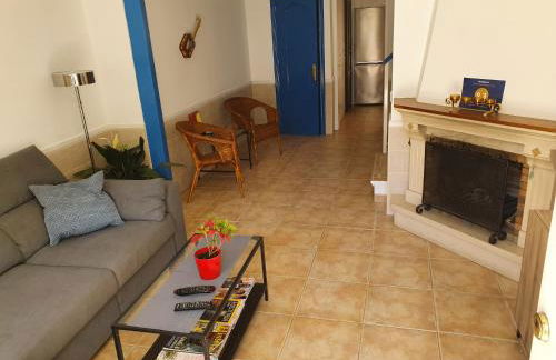 Private townhouse with roof terrace close to the beach - Photo 5