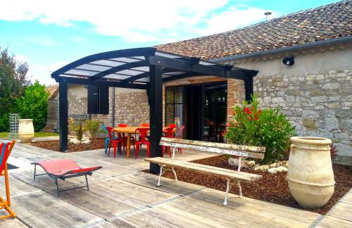 "La Case" - Magnifique ferme rénovée au cœur de la nature - Piscine privée sans vis-à-vis - Vue dégagée - Jardin - Stationnements gratuits devant la propriété - Belles prestations - Foto 28