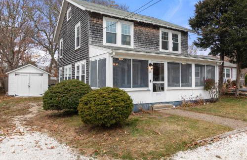 Steps to the Beach Cozy Central AC - Foto 27