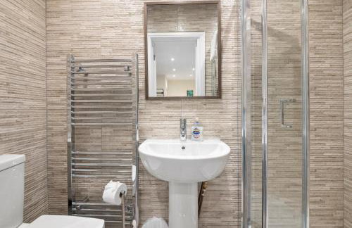 Cooper House Stay - Large Stylish House - Foto 26