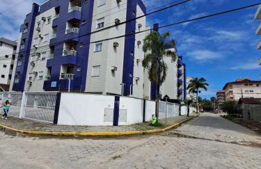 LINDO APARTAMENTO EM UBATUBA NA PRAIA DO ITAGUA, SAUNA, PISCINA, WI-FI, AR CONDICIONADO, 2 VAGAS DE ESTACIONAMENTO e BELA VISTA DA SACADA - Foto 17
