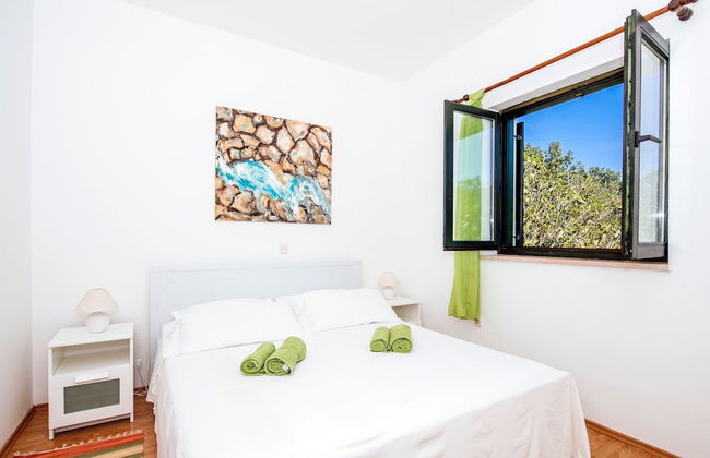 Beautiful Holiday Home in Mali Iz With Pool - Foto 4