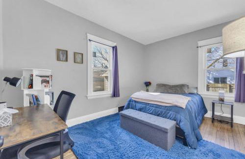 Stylish Retreat by Shaker Square, Fast WiFi, Porch - Foto 14