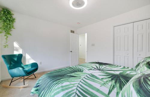 Stunning Poconos Villa- Hot Tub, Pool, Game Room, BBQ & more - Foto 29