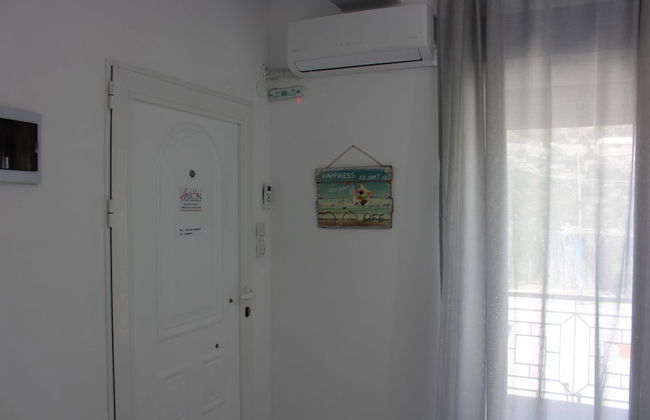 Aaron Studios Apartments - Photo 23