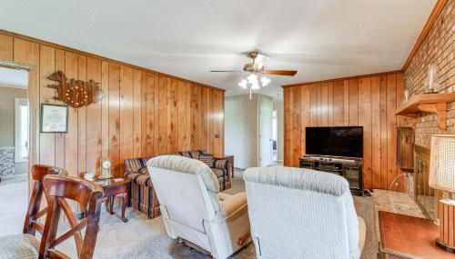 Spacious Mount Pleasant Home with Grill and Yard! - Foto 5