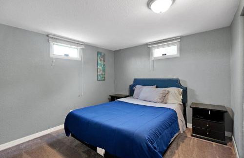 Arvada Retreat + 6 BD + Movie Theater - Photo 37