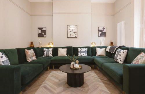 Our House Collective - Luxury Stay in Lincoln City Centre, Hot tub, Sleeps 16 - Foto 16