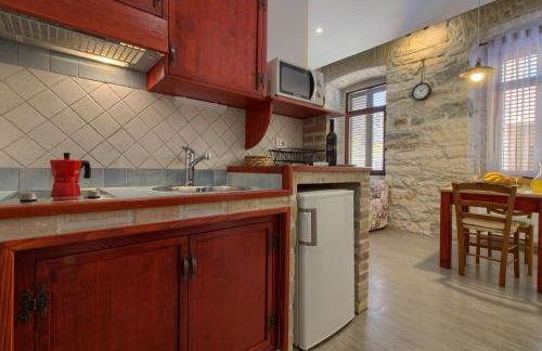 Mimoza Old Town Pula Apartments - Photo 58