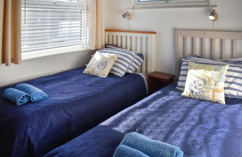 Bacton Beach House - Photo 9