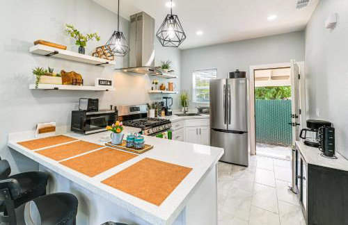 Small-Town Charm & Patio Dining: Home in Madera! - Foto 6