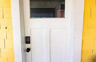 Bright and Sunny Springfield Carriage House - Photo 38