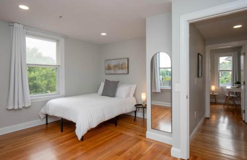 Jennifer's Cozy Apt Brown U Athletic Field Views - Foto 8