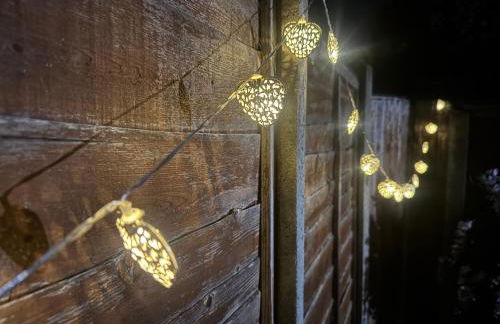 Stylish 3-Bedroom Home, Patio & High-Speed Wi-Fi - Foto 39