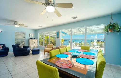 Waterfront Beach House with Dock & Heated Pool - Foto 16